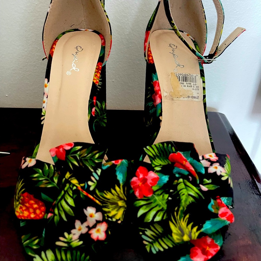 Black with colorful flowers. - Picture 1 of 2